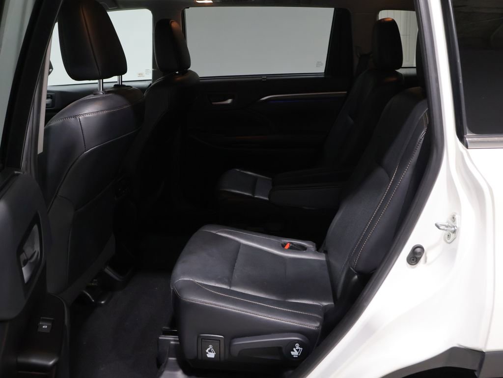 Used 2019 Toyota Highlander Limited image 18