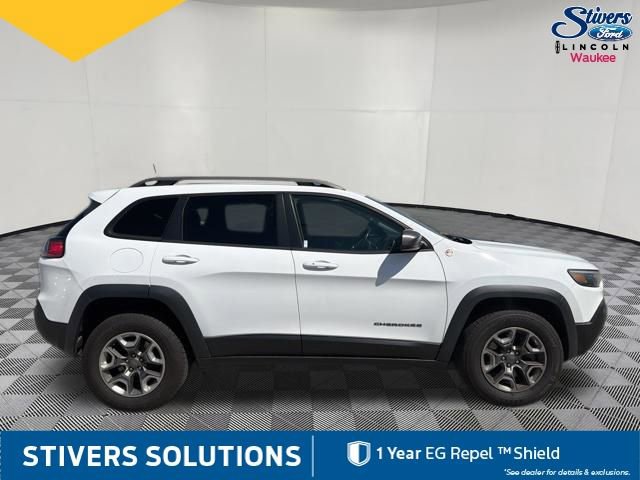 Used 2019 Jeep Cherokee Trailhawk w/ Cold Weather Group image 4