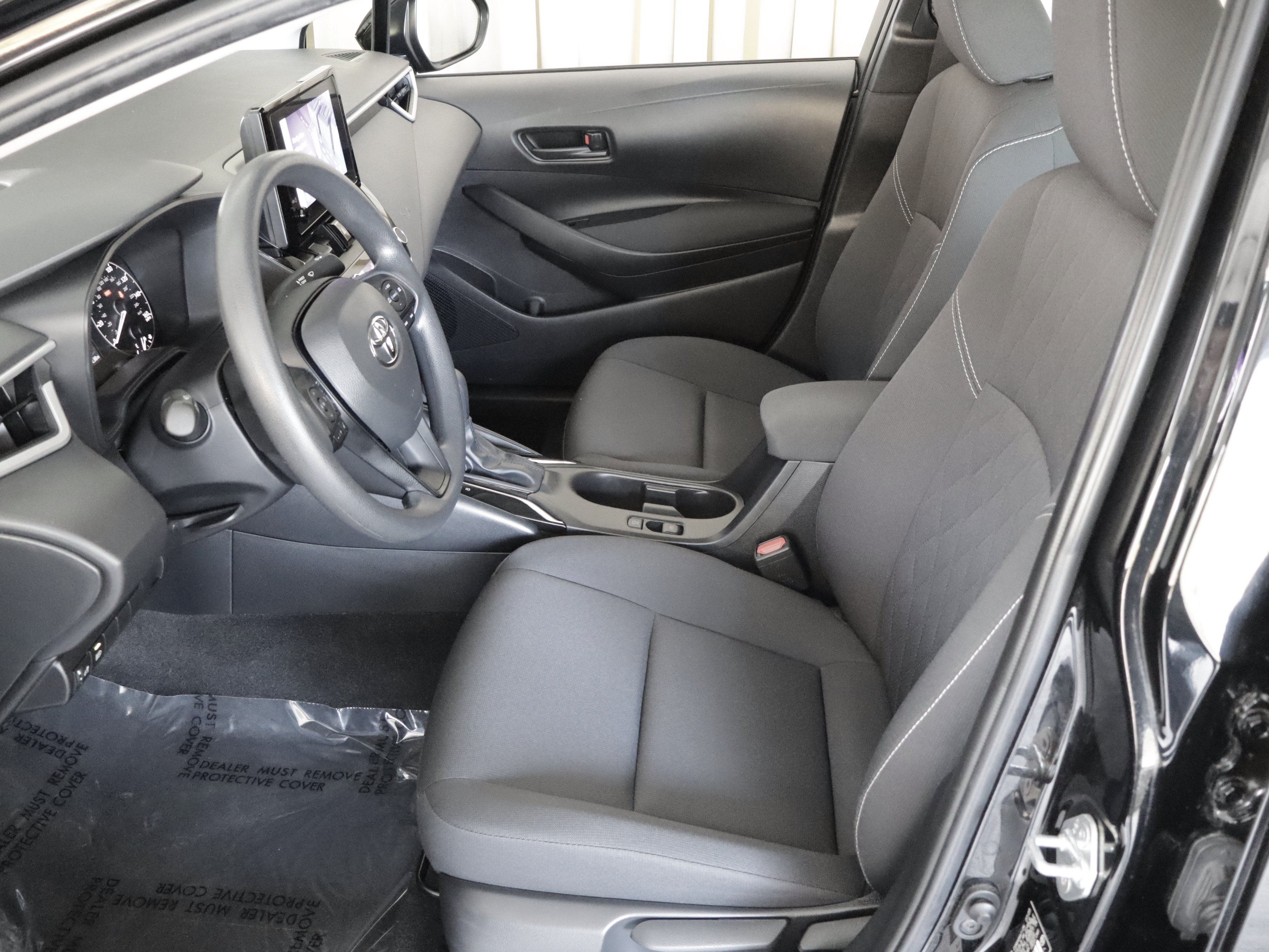 Used 2023 Toyota Corolla LE w/ Carpet Mat Package (TMS) FWD image 7