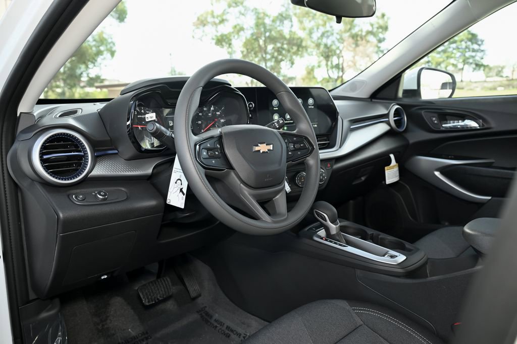 New 2026 Chevrolet Trax LS w/ LS Convenience Package FWD image 14