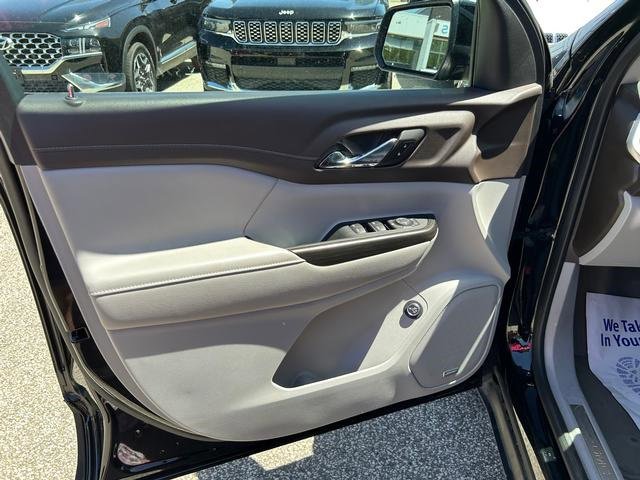 Used 2023 GMC Acadia SLT image 10