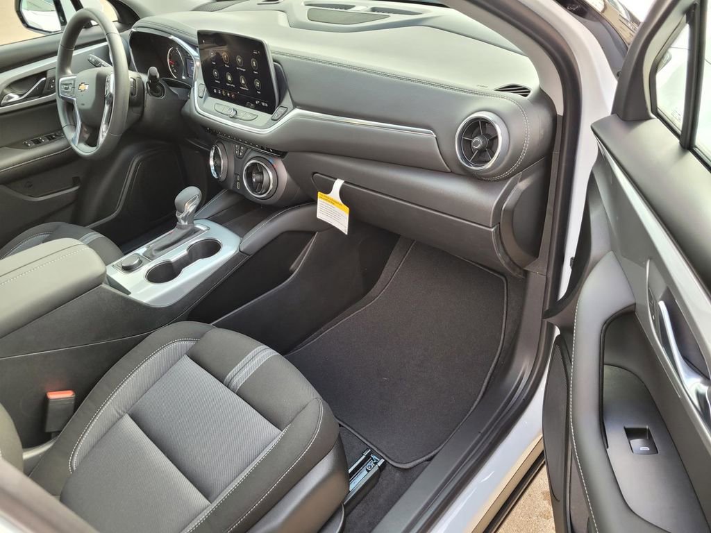 New 2026 Chevrolet Blazer LT image 6