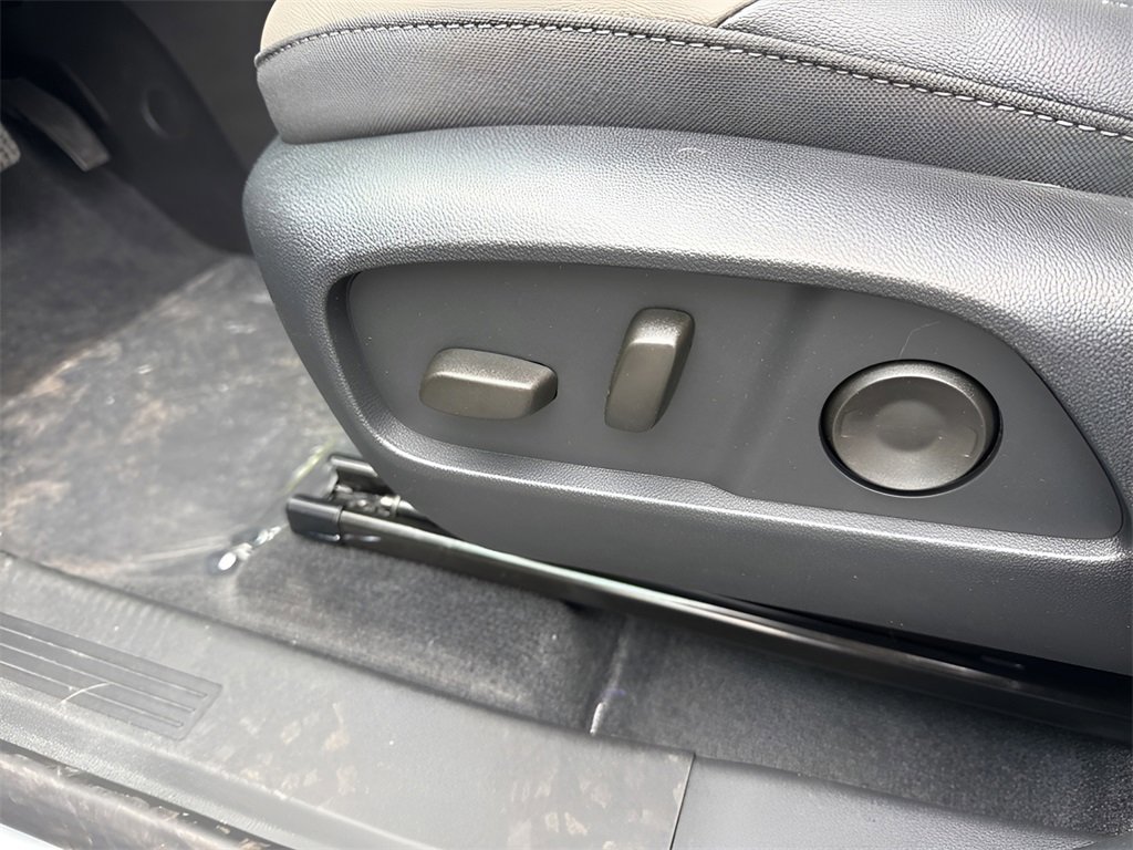 New 2026 Chevrolet Equinox LT w/ Convenience Package II image 23