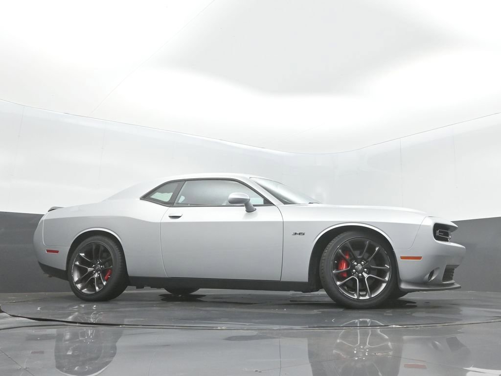 Used 2023 Dodge Challenger R/T w/ Performance Handling Group image 29