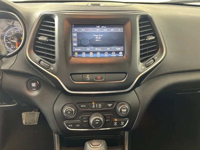 Used 2020 Jeep Cherokee Latitude Plus image 22