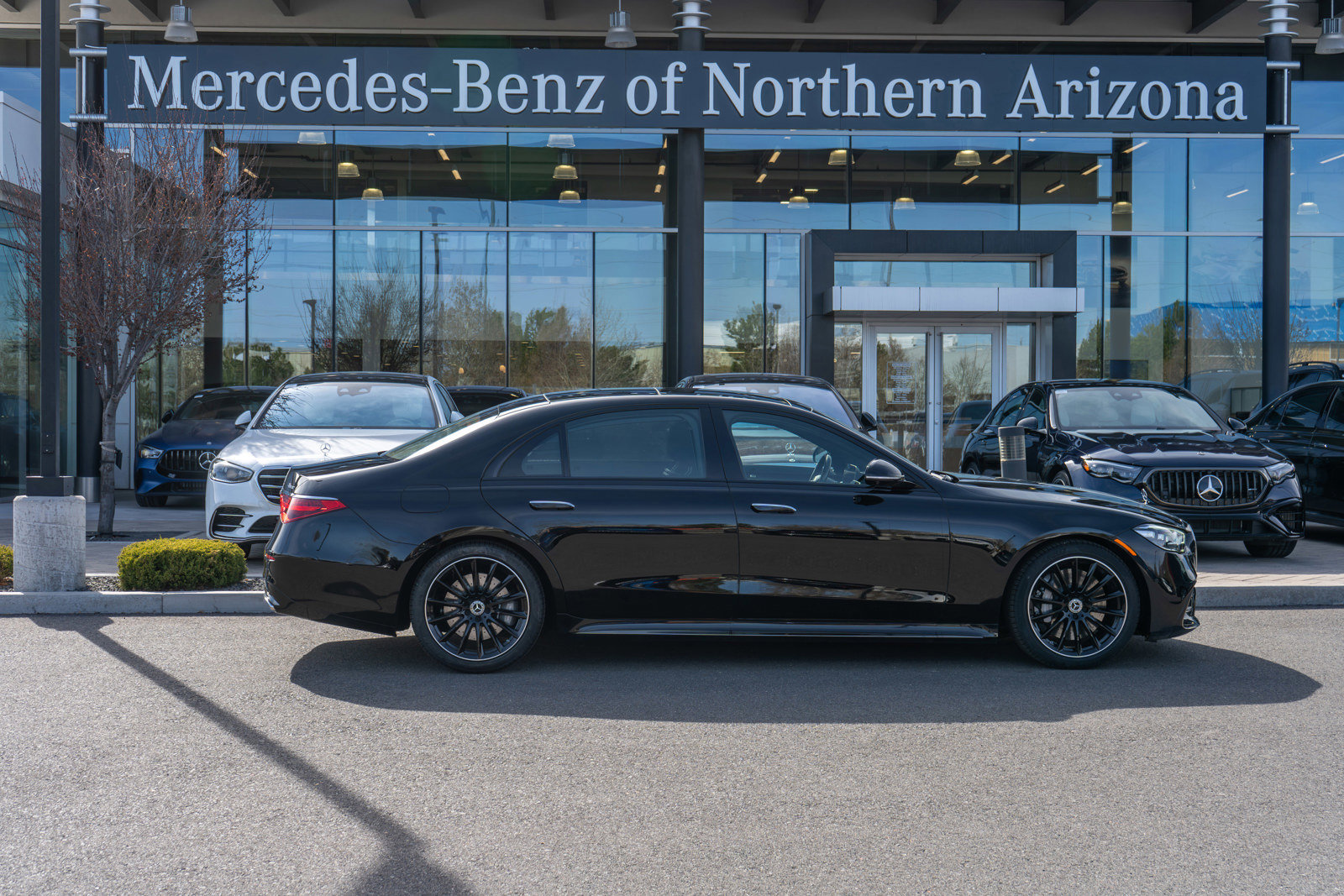 New 2025 Mercedes-Benz S 500 4MATIC image 1