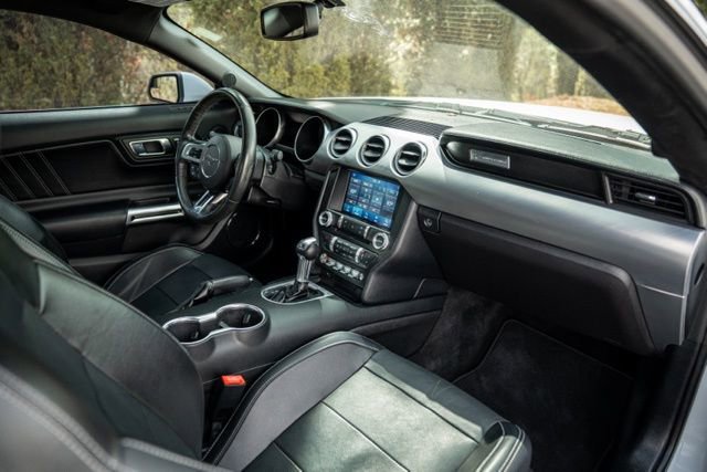 Used 2018 Ford Mustang Premium RWD image 22