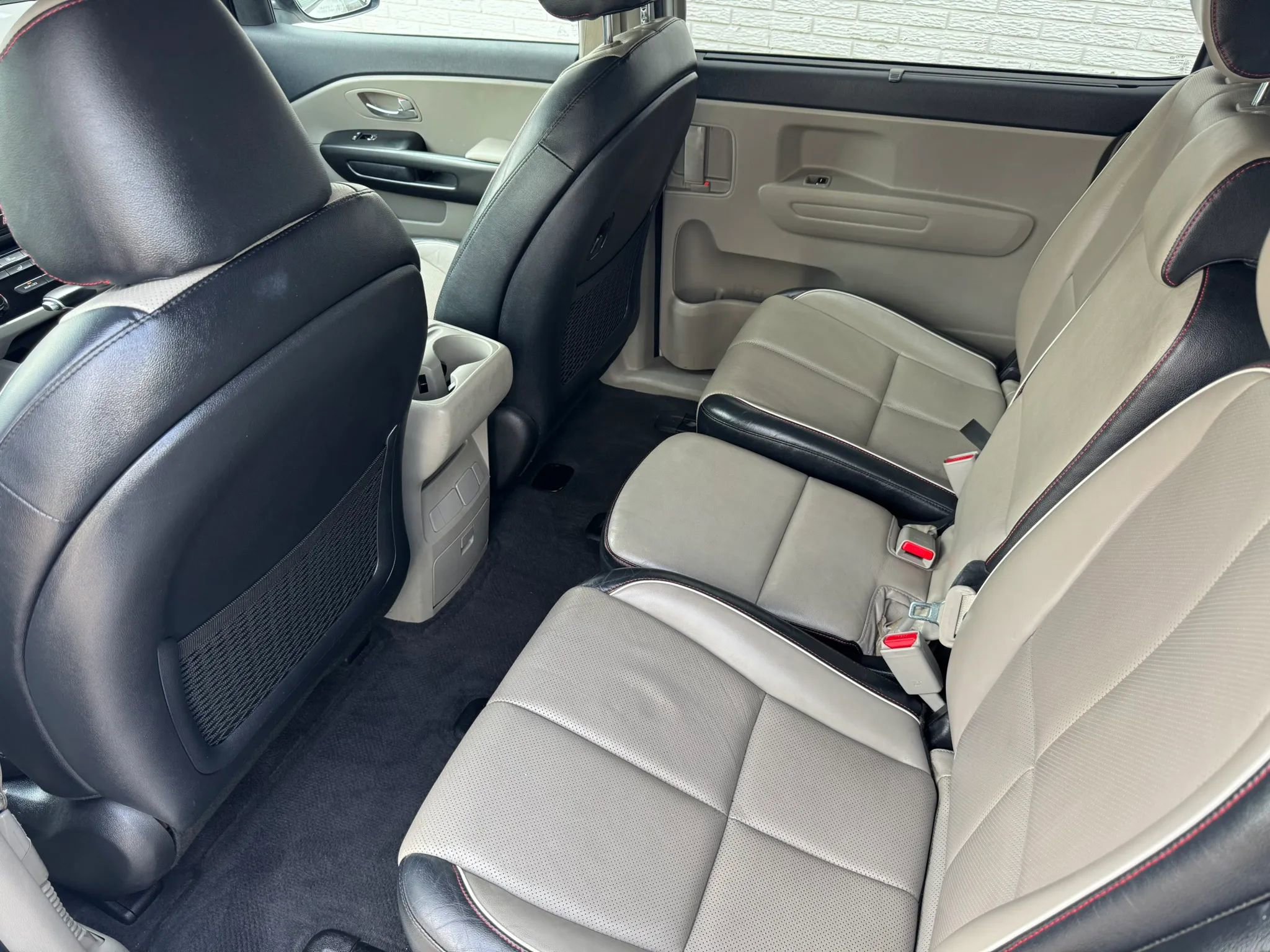 Used 2020 Kia Sedona EX FWD image 16