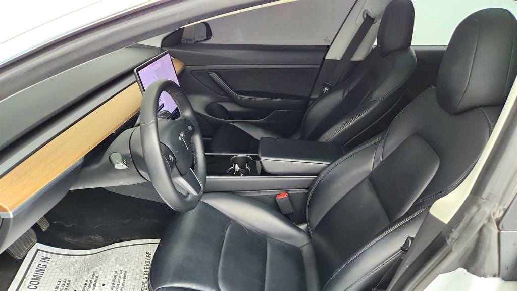 Used 2020 Tesla Model 3 Standard Range Plus RWD image 48