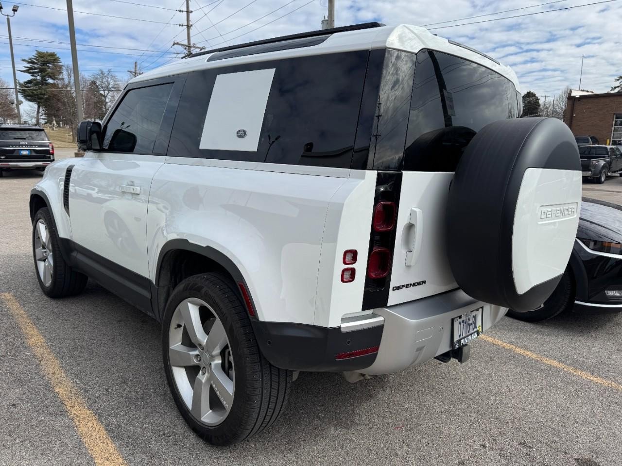 Used 2023 Land Rover Defender 90 S image 9