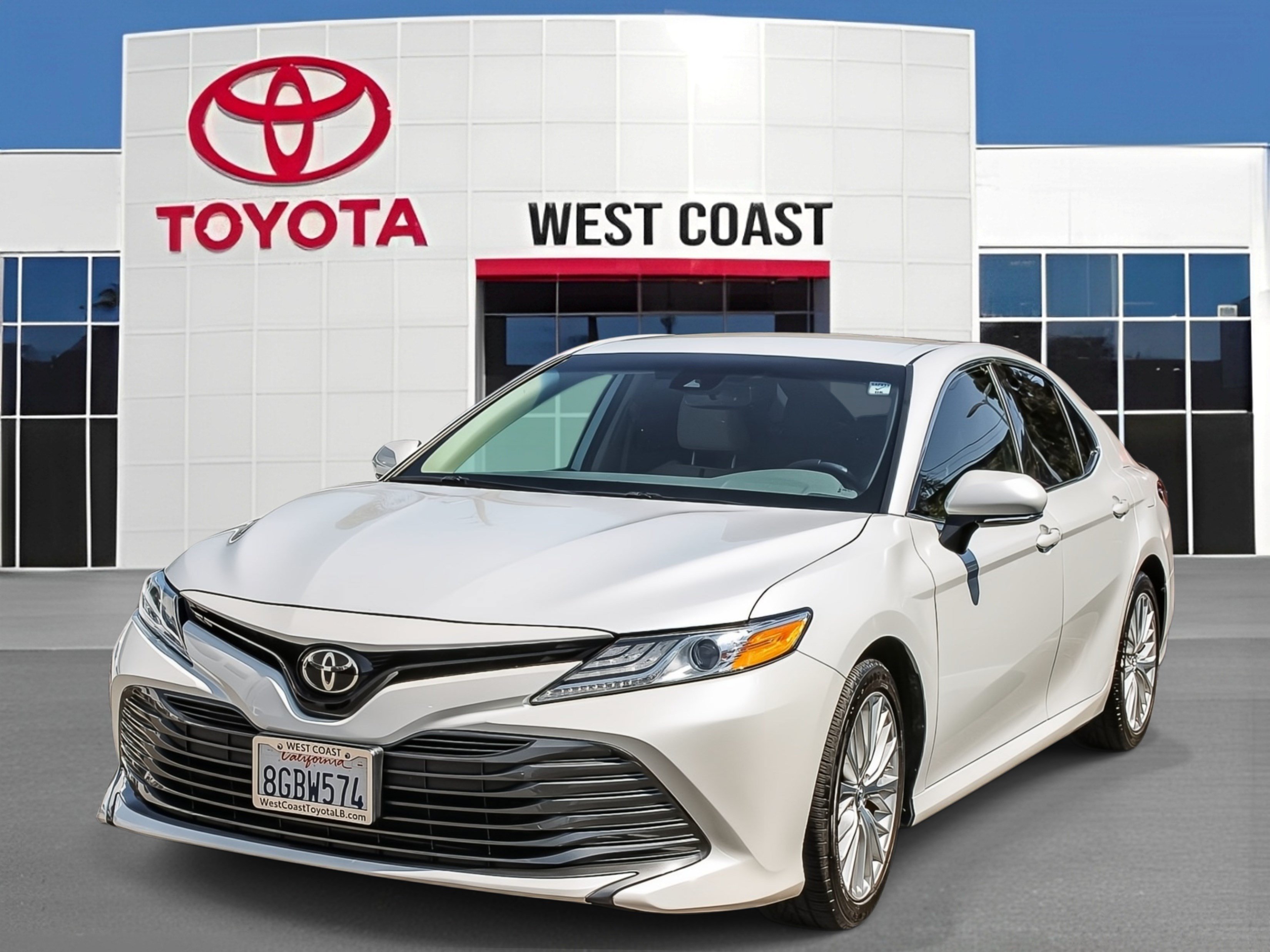 Certified 2019 Toyota Camry XLE w/ Carpet Mat Package FWD image 1