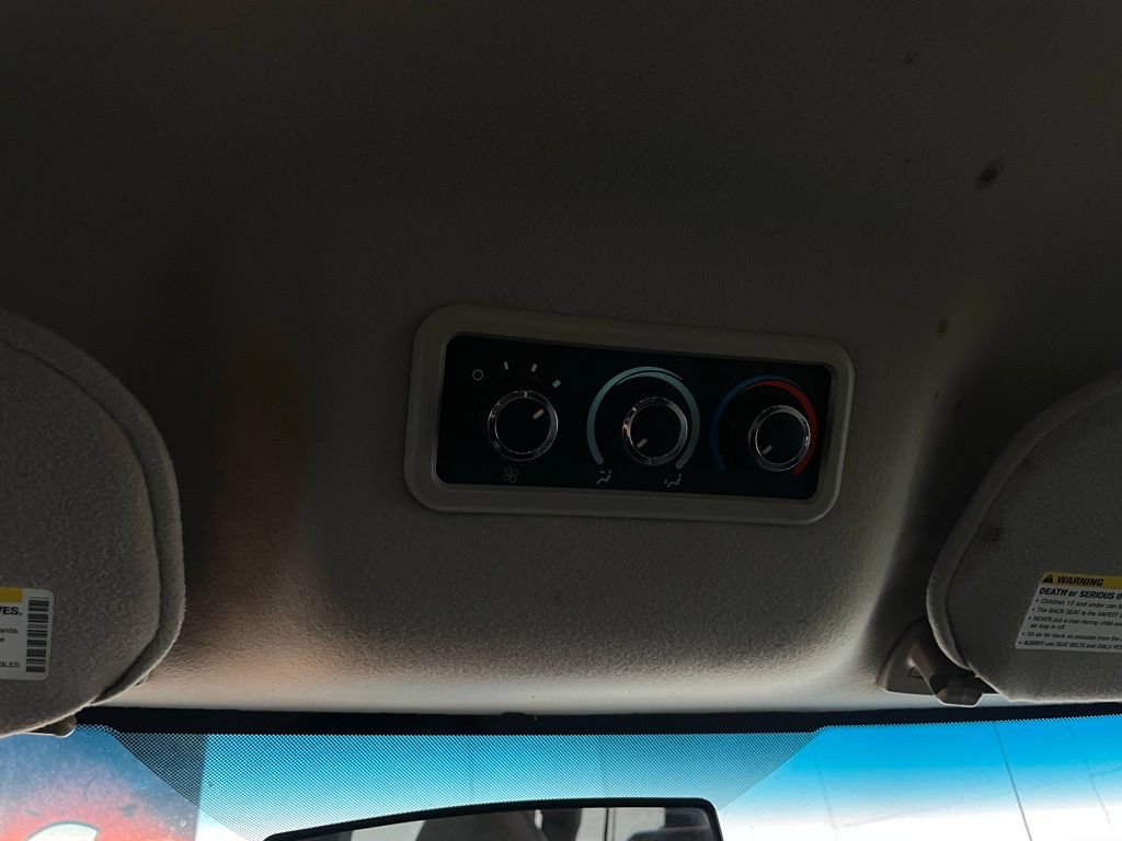 Used 2015 Chevrolet Express 3500 LS w/ Chrome Appearance Package image 28