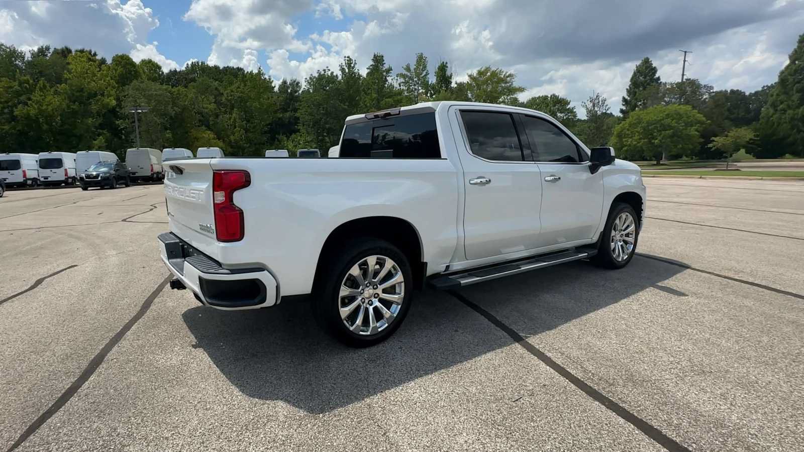Certified 2021 Chevrolet Silverado 1500 High Country w/ Technology Package AWD/4WD image 8