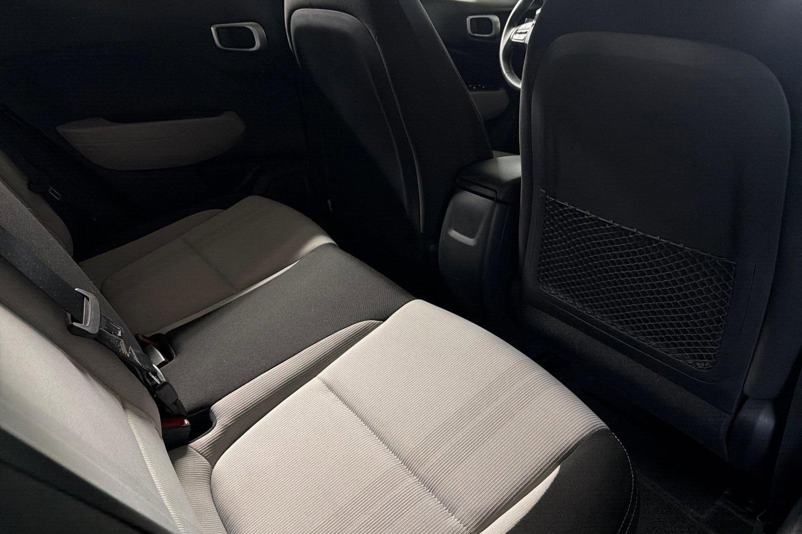 Used 2022 Hyundai Venue SEL image 29