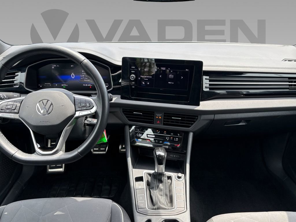 Used 2025 Volkswagen Jetta Sport FWD image 2