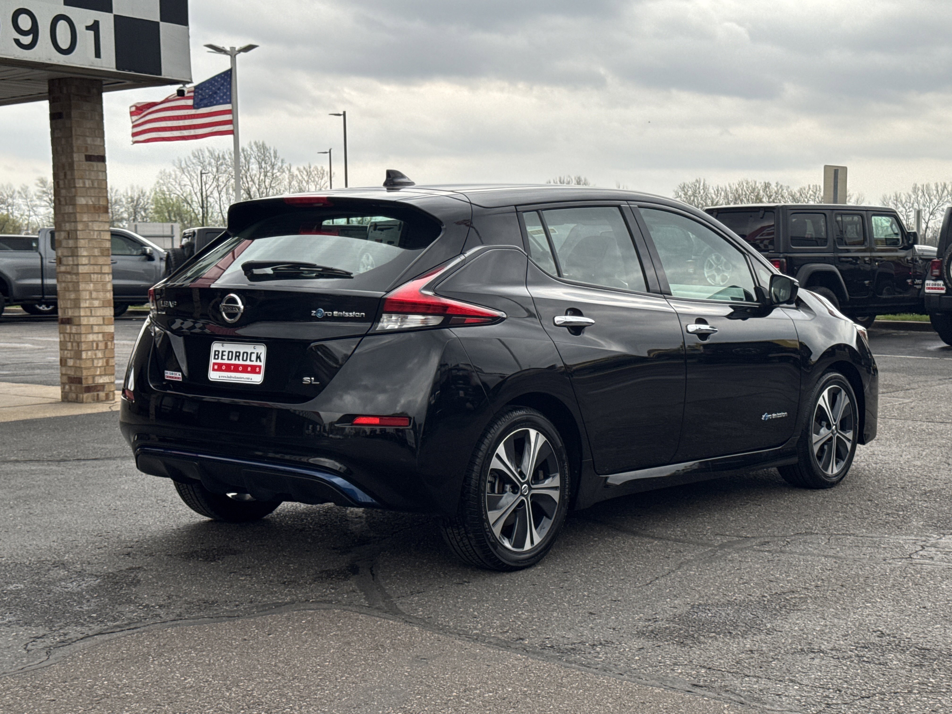 Used 2019 Nissan Leaf SL w/ SL Technology Package FWD image 11