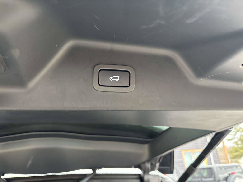 Used 2018 Land Rover Range Rover HSE image 11