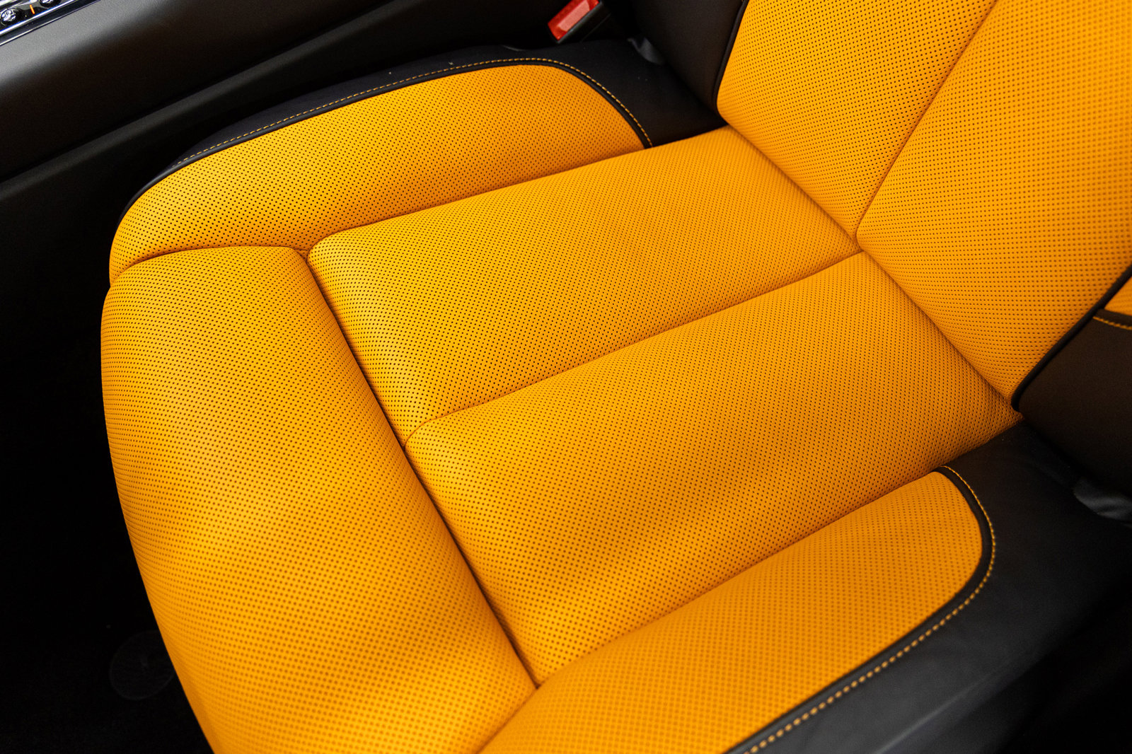 New 2026 Rolls-Royce Cullinan Black Badge image 39