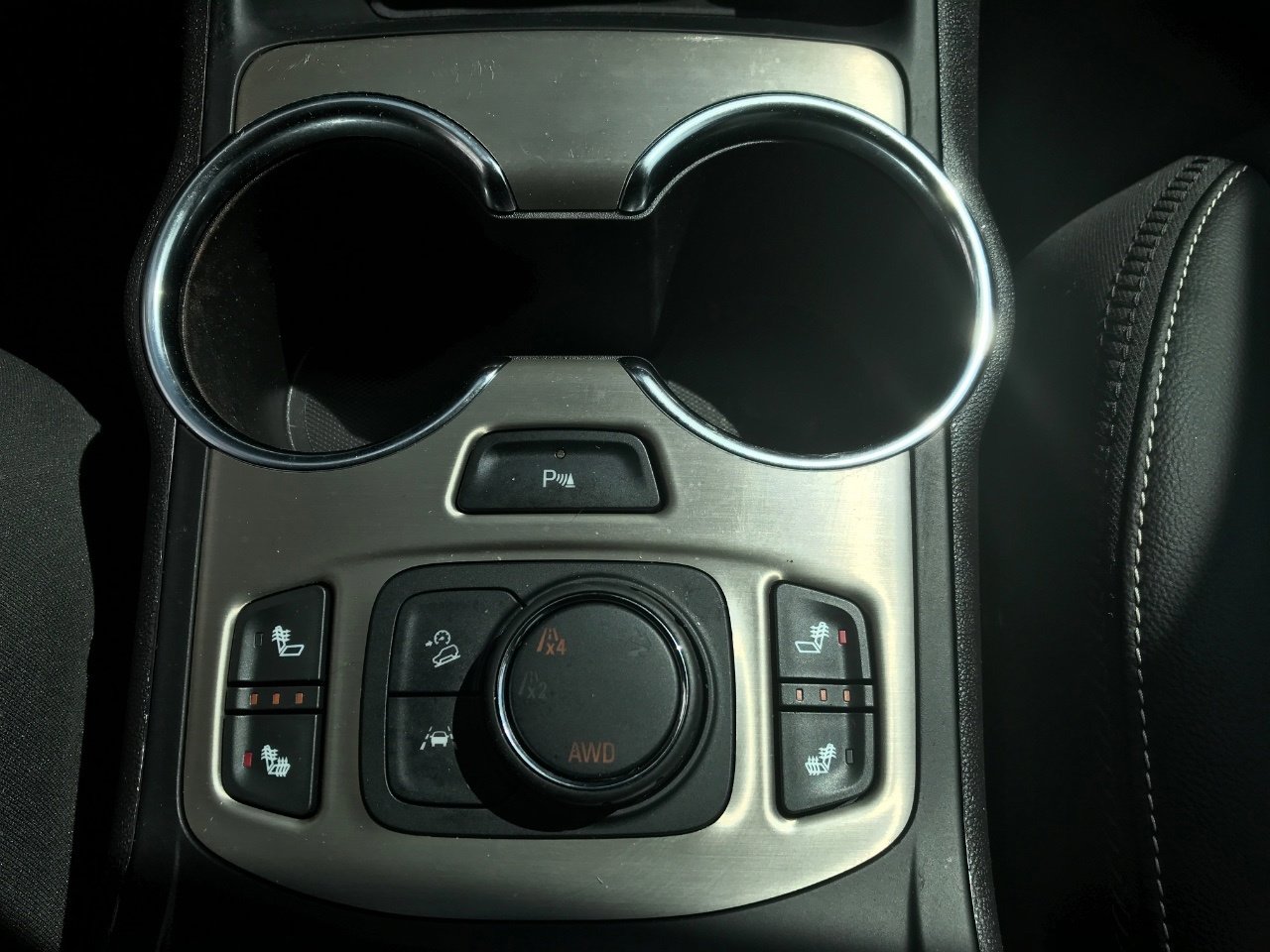 Used 2024 GMC Terrain Denali image 18