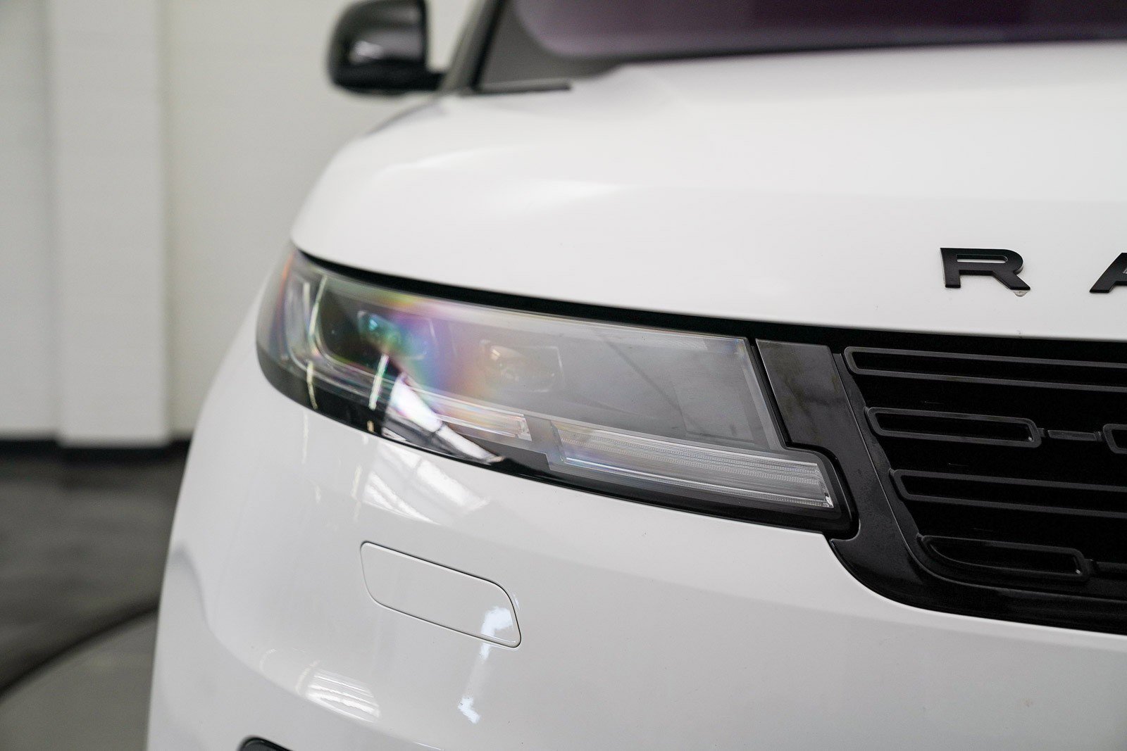 Used 2023 Land Rover Range Rover Sport SE AWD/4WD image 8
