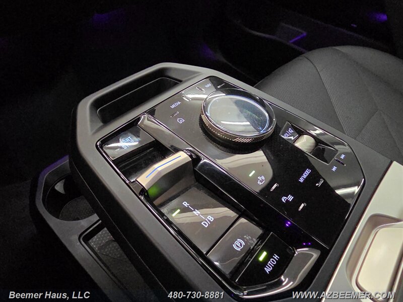 Used 2024 BMW iX xDrive50 AWD/4WD image 43