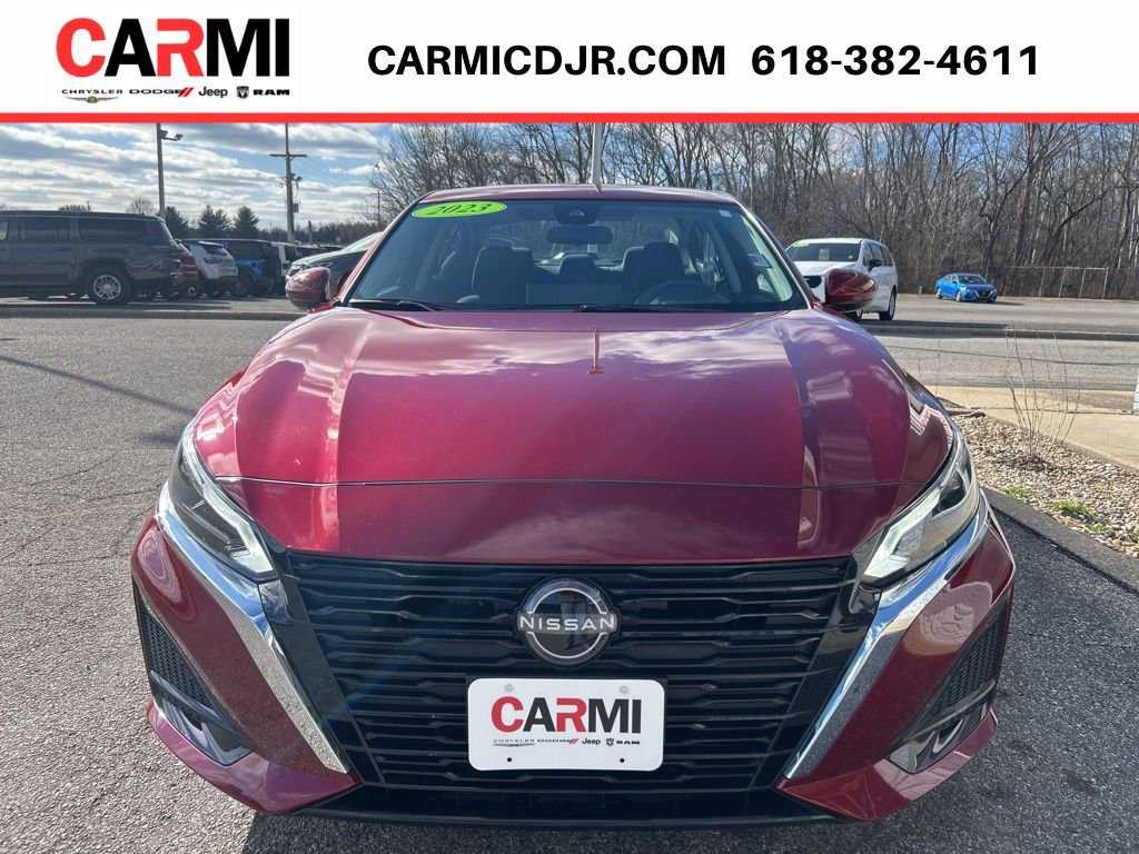 Used 2023 Nissan Altima 2.5 SV w/ SV Premium Package FWD image 2