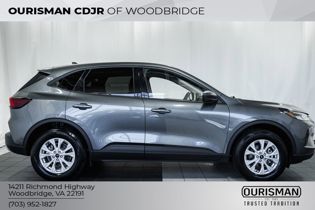 Used 2025 Ford Escape Active AWD/4WD image 3