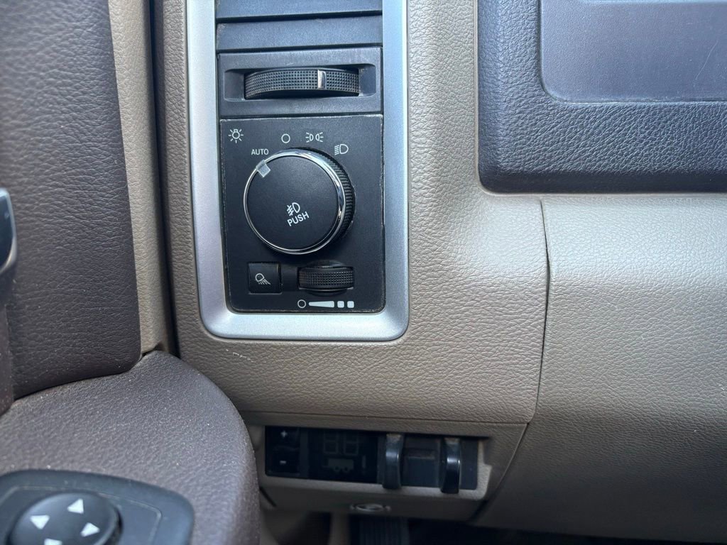 Used 2012 RAM 3500 SLT w/ Luxury Group AWD/4WD image 17