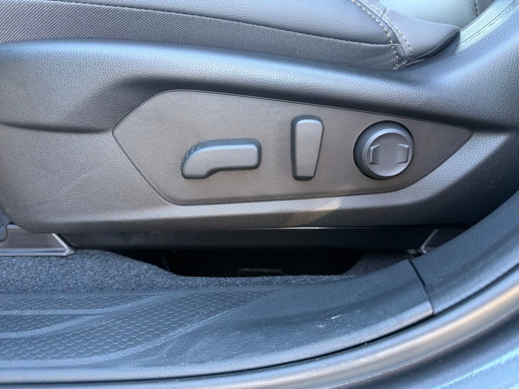 Used 2026 Subaru Outback Limited AWD/4WD image 16