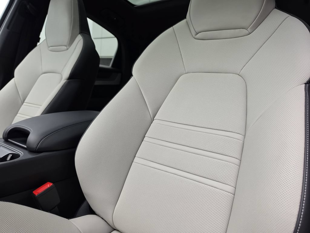 New 2026 Porsche Cayenne Coupe AWD/4WD image 5