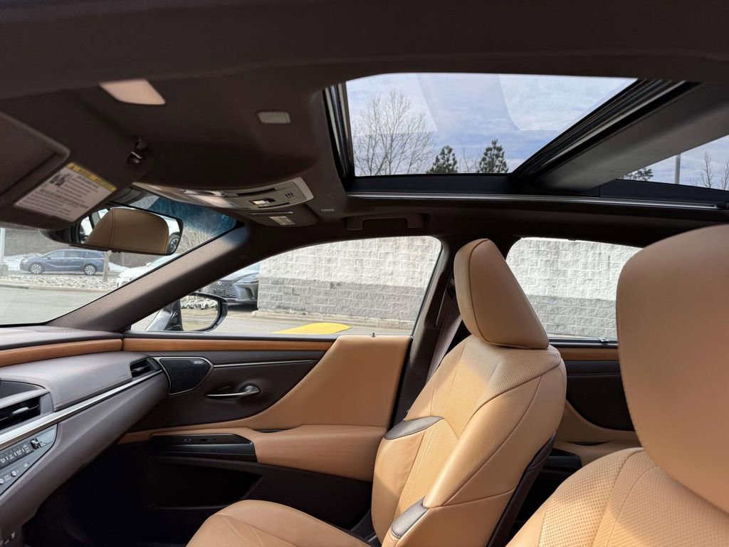 Used 2019 Lexus ES 350 Ultra Luxury w/ Accessory Package 2 image 20