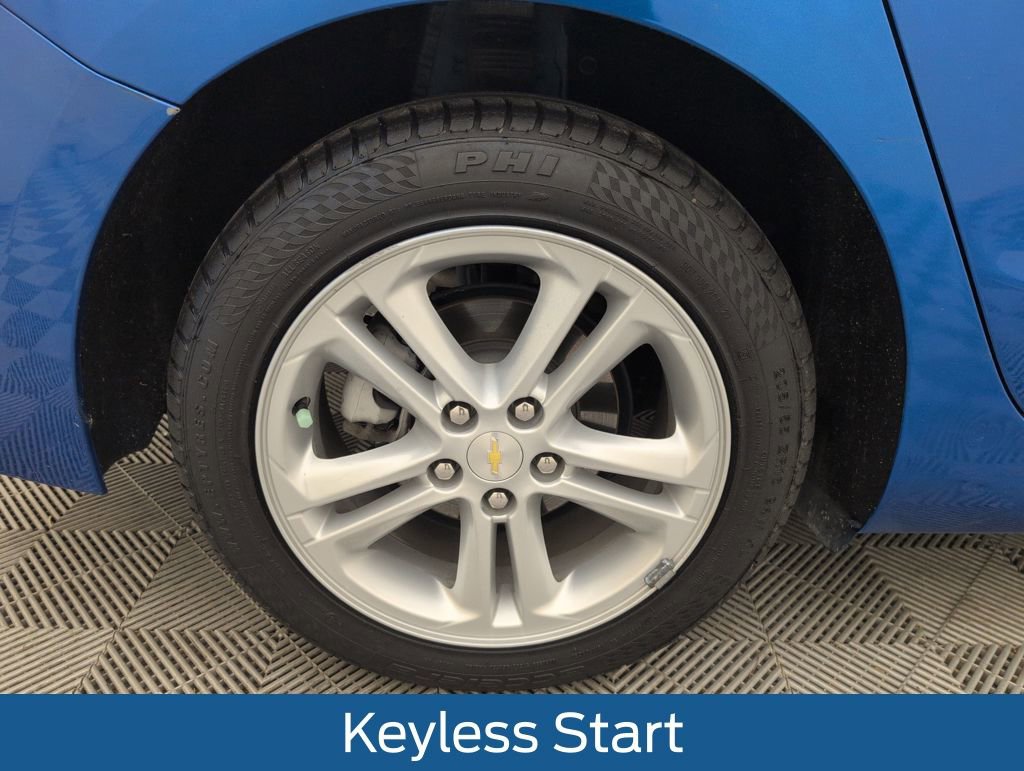 Used 2017 Chevrolet Cruze LT w/ Convenience Package image 19