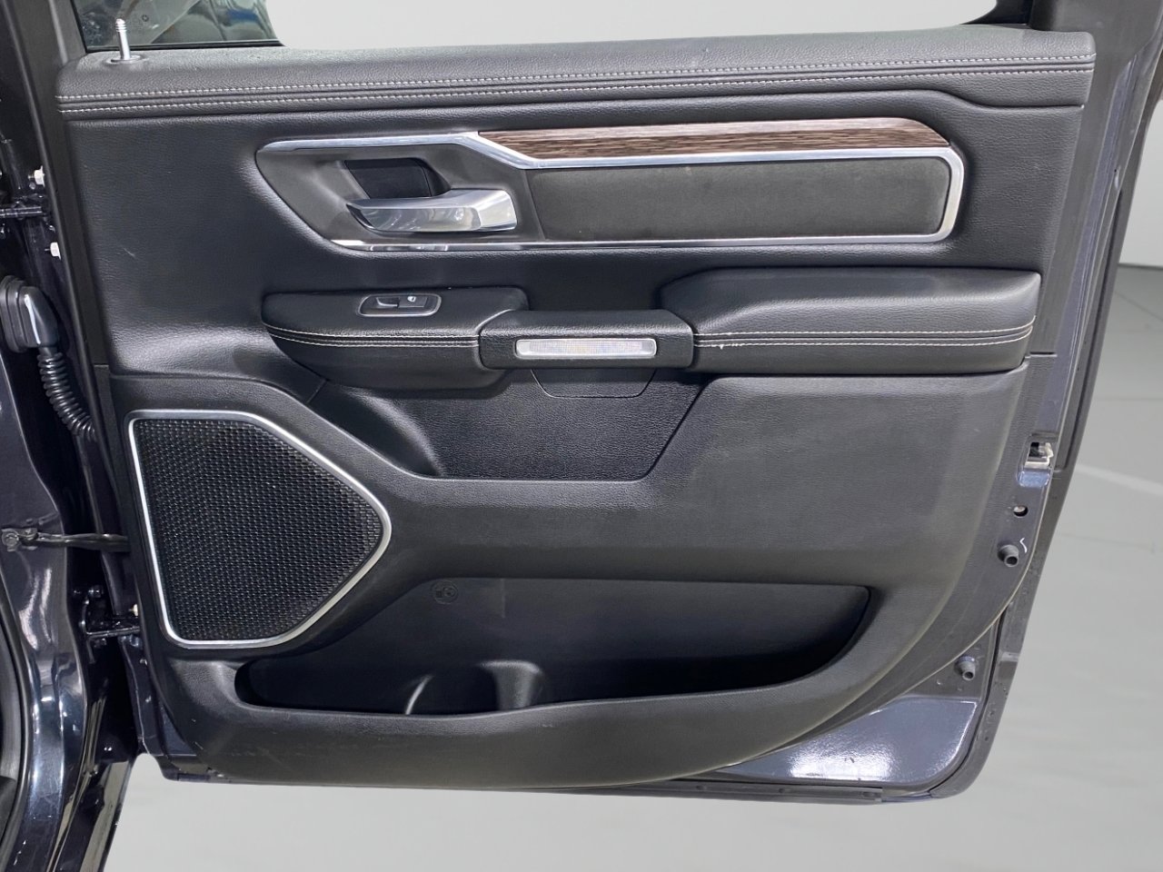 Used 2019 RAM 1500 Laramie image 27