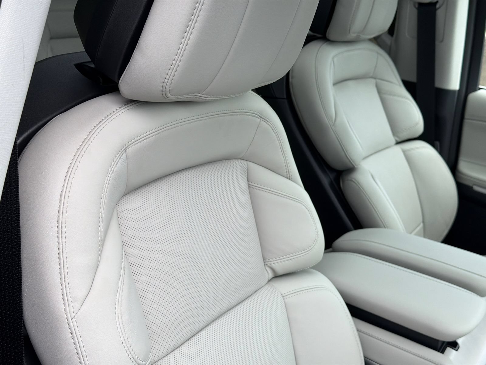 New 2026 Lincoln Navigator L Reserve AWD/4WD image 12