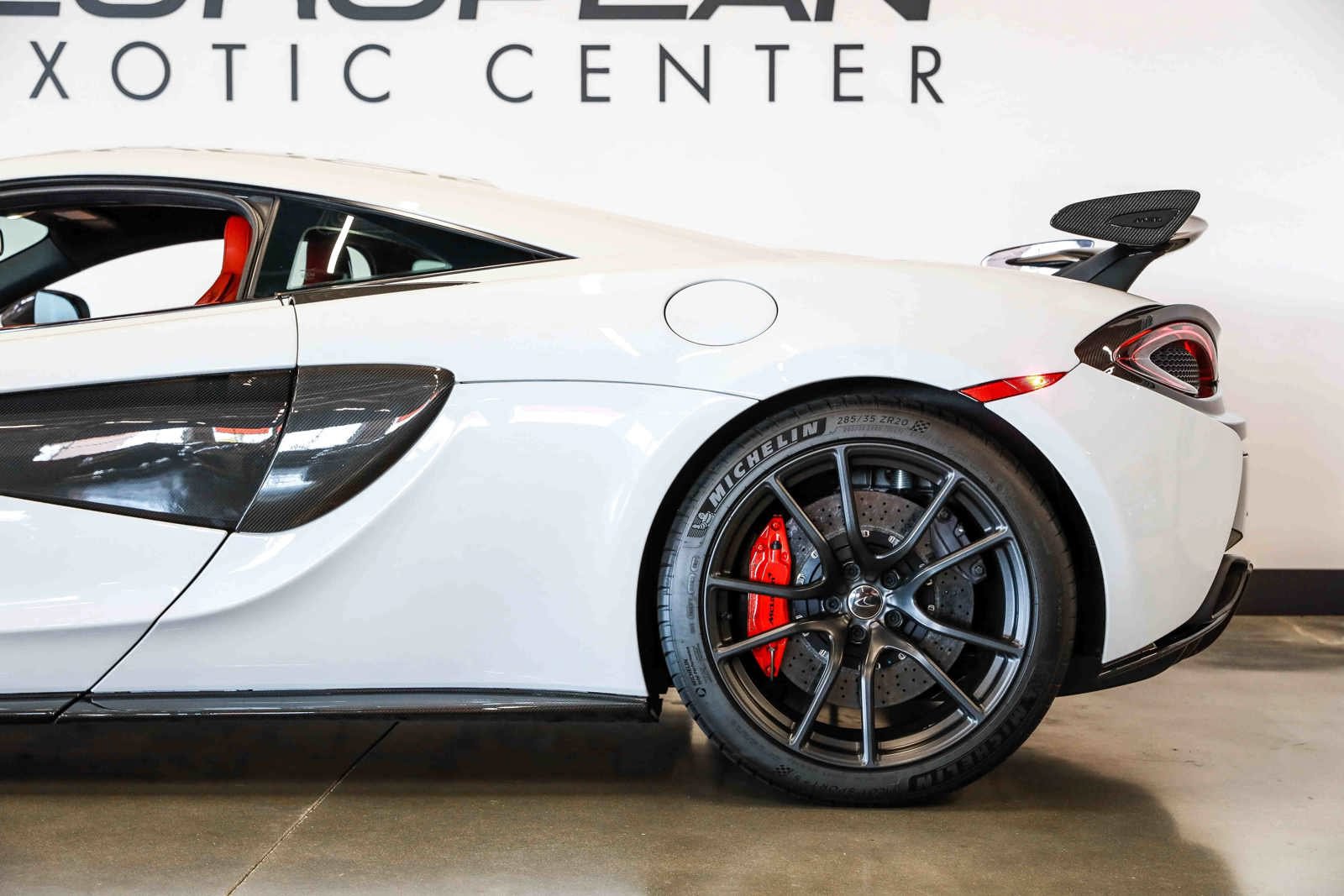 Used 2016 McLaren 570S Coupe RWD image 23