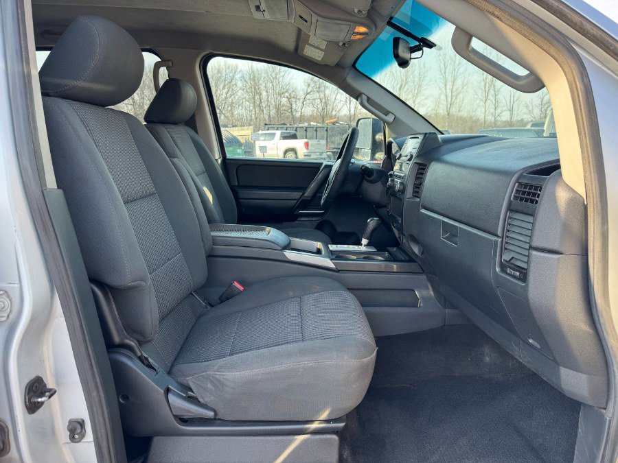Used 2014 Nissan Titan SV image 17