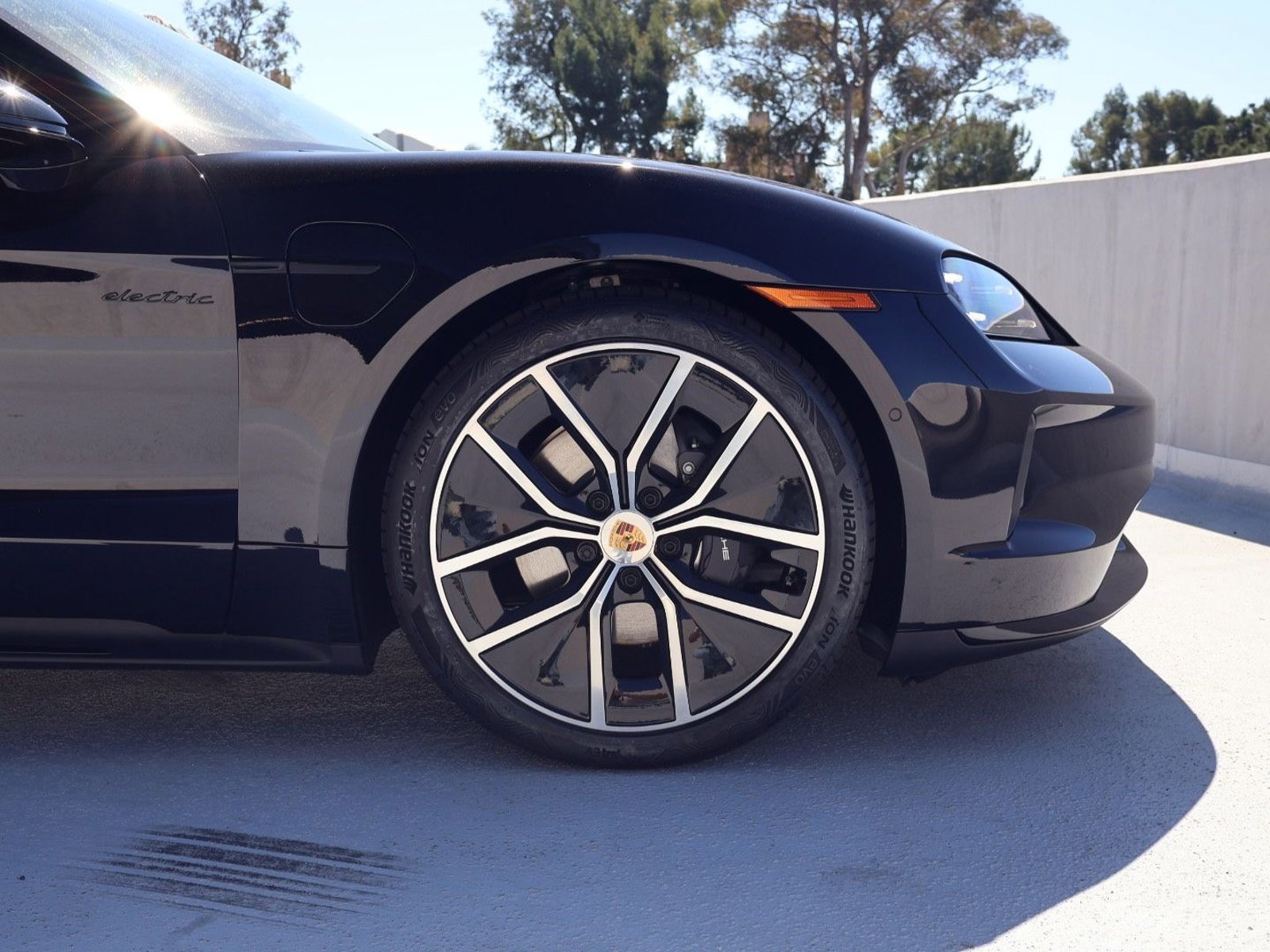 New 2026 Porsche Taycan image 27