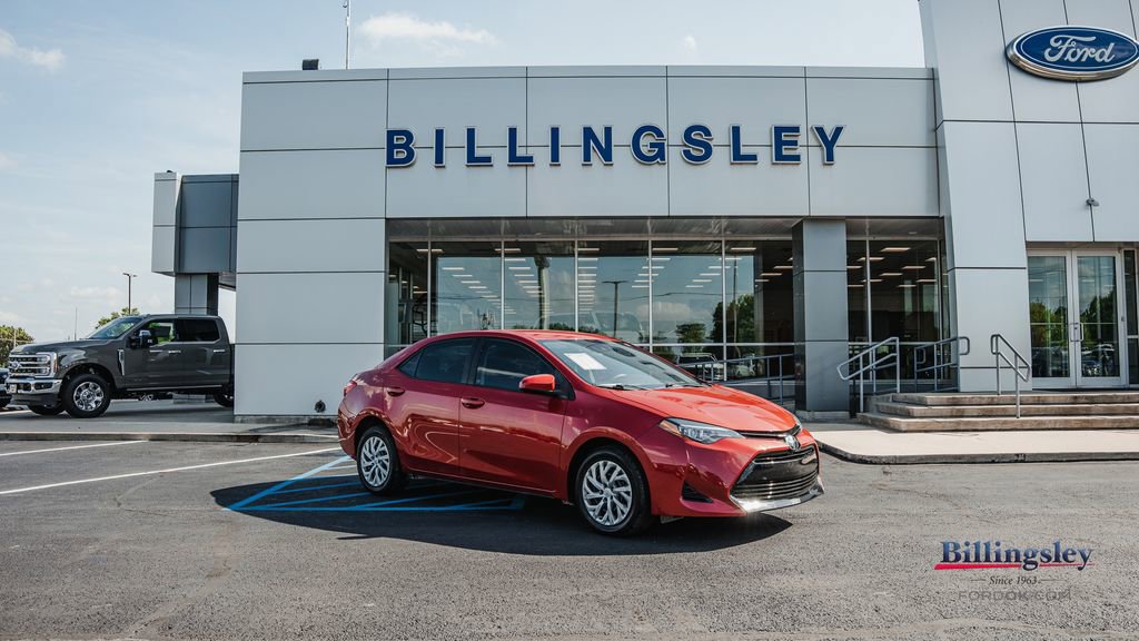 Used 2017 Toyota Corolla LE image 2