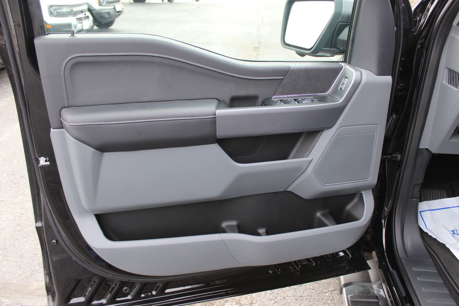 New 2025 Ford F150 XLT w/ Equipment Group 302A MID image 24