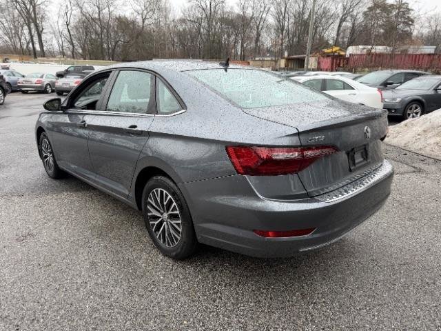Used 2021 Volkswagen Jetta SE image 3