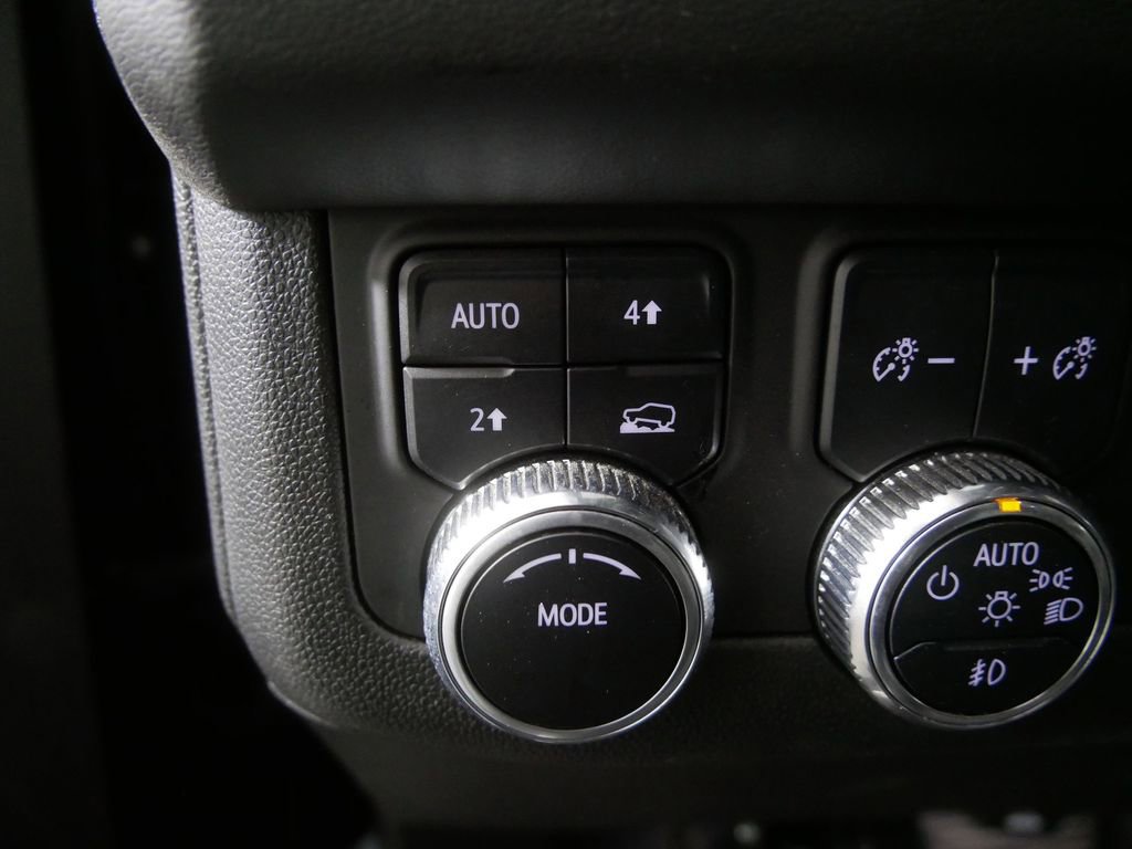 Used 2023 GMC Yukon SLT image 14