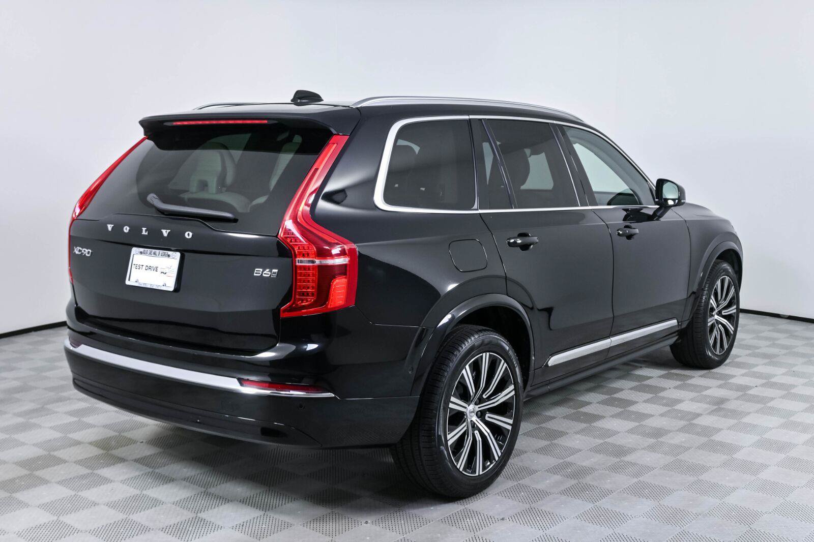 Certified 2023 Volvo XC90 B6 Plus AWD/4WD image 27