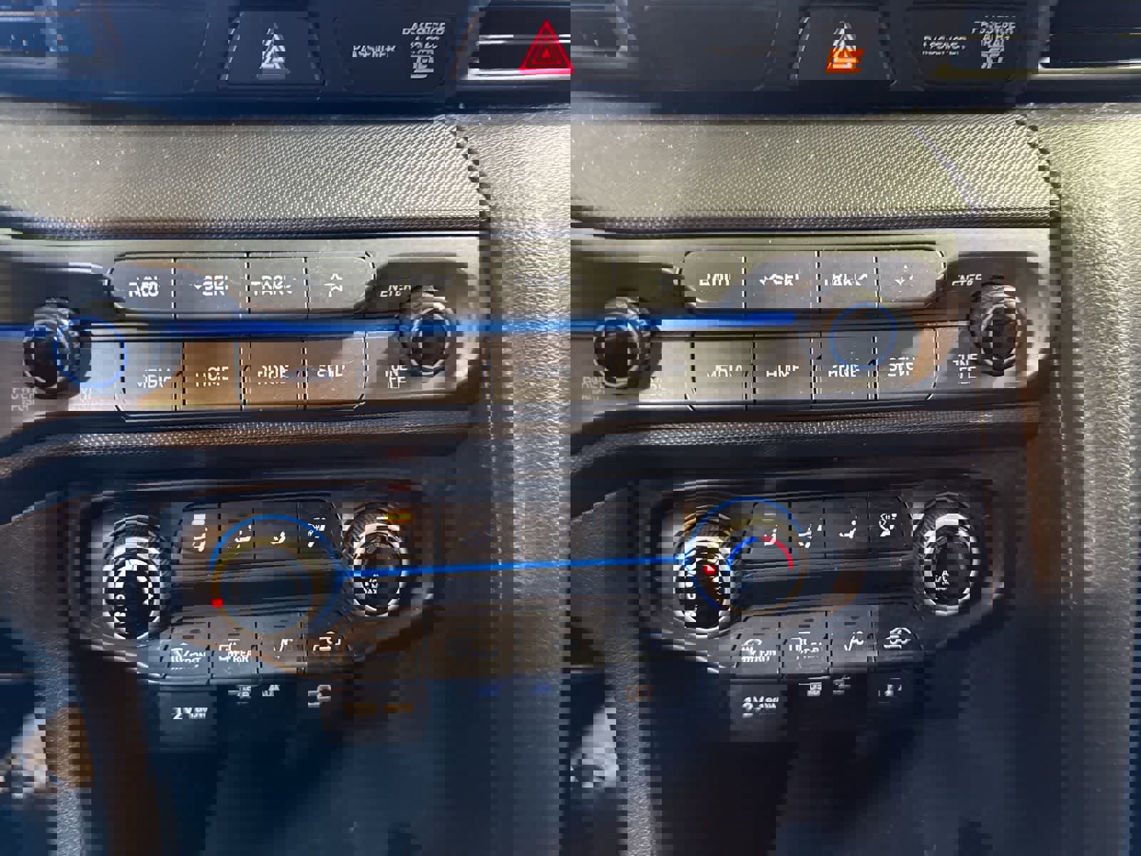 Used 2019 Hyundai Veloster 2.0 image 24