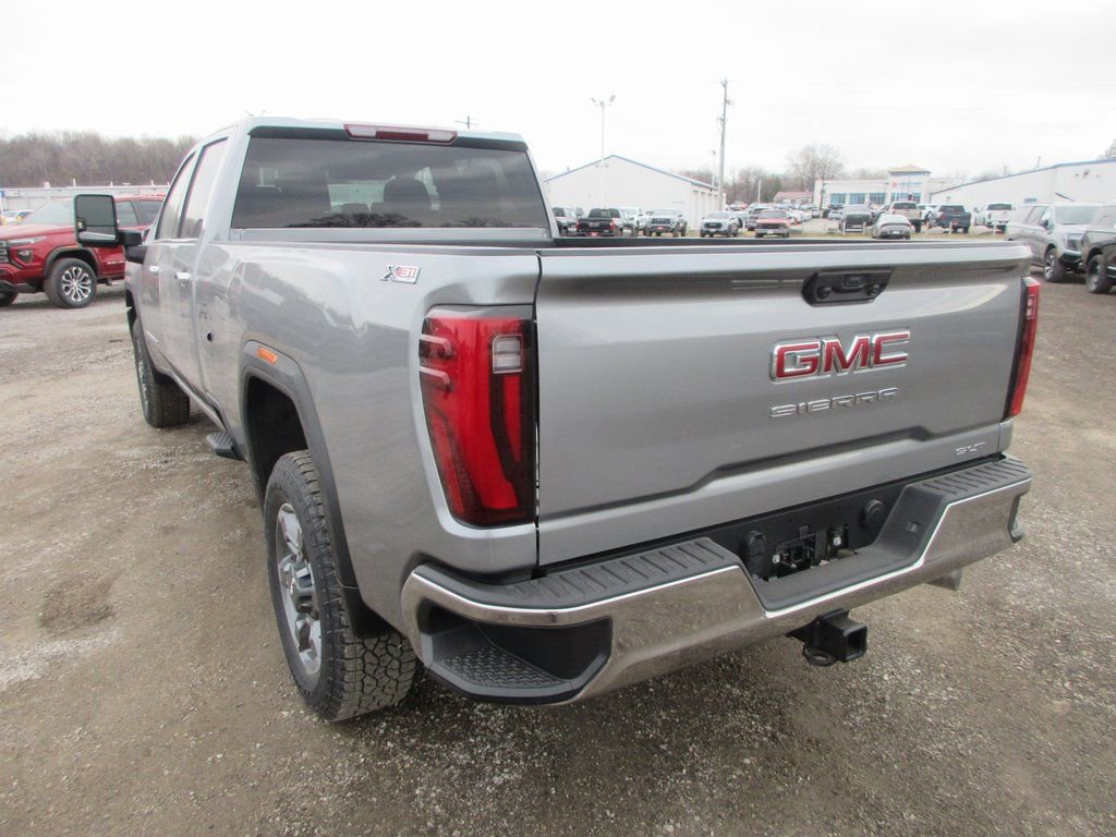 New 2026 GMC Sierra 3500 SLT image 9