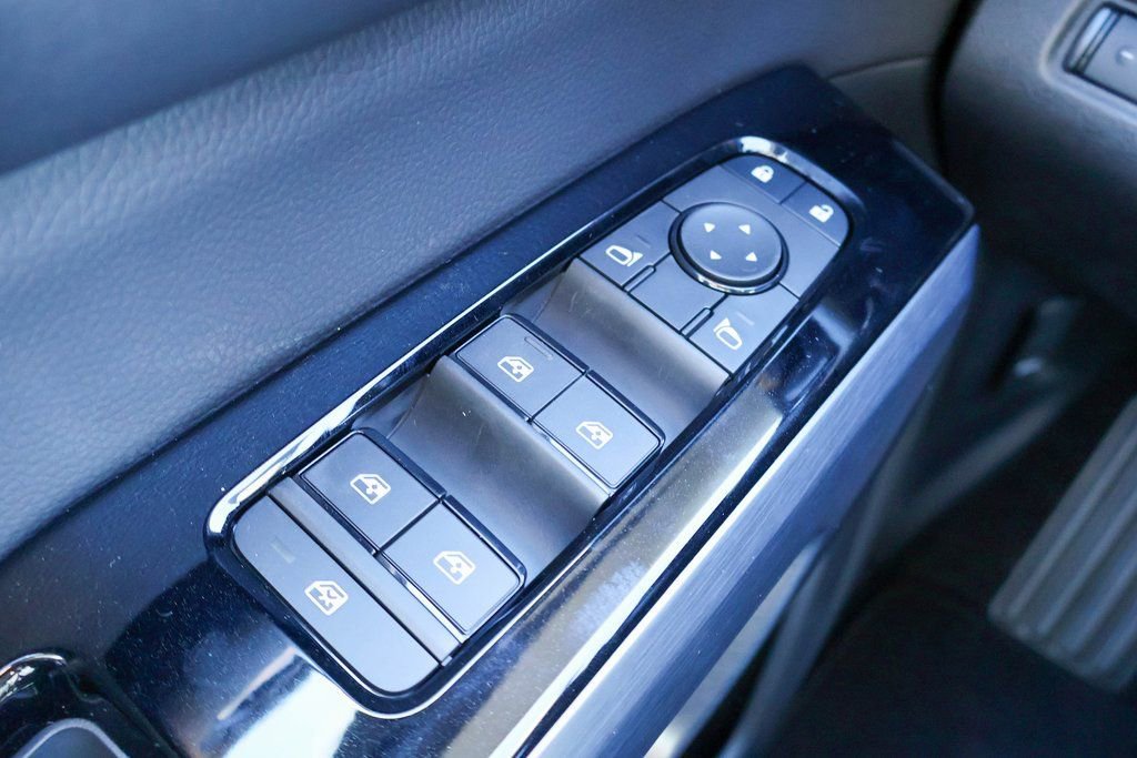 New 2025 Nissan Pathfinder SL image 14