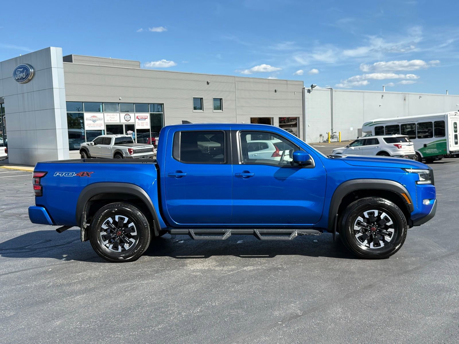 Used 2024 Nissan Frontier PRO-4X w/ Pro Convenience Package AWD/4WD image 3