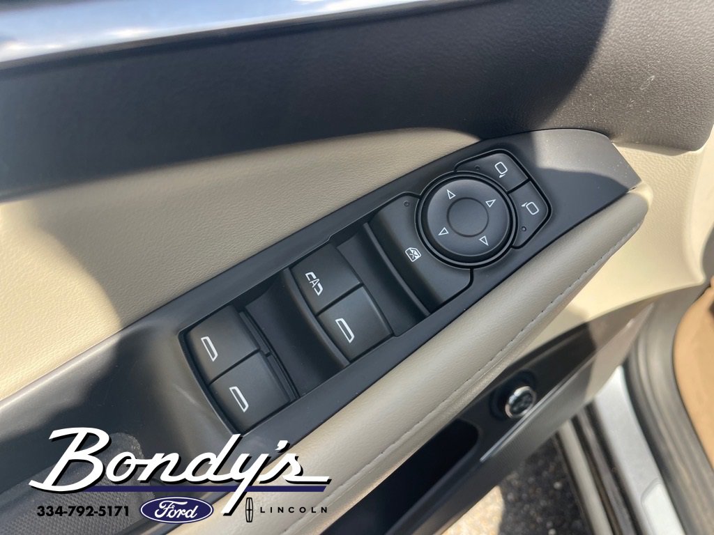 Used 2021 Buick Enclave Essence image 10