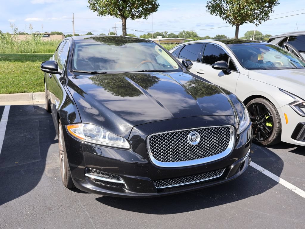 Used 2011 Jaguar XJ L RWD image 4