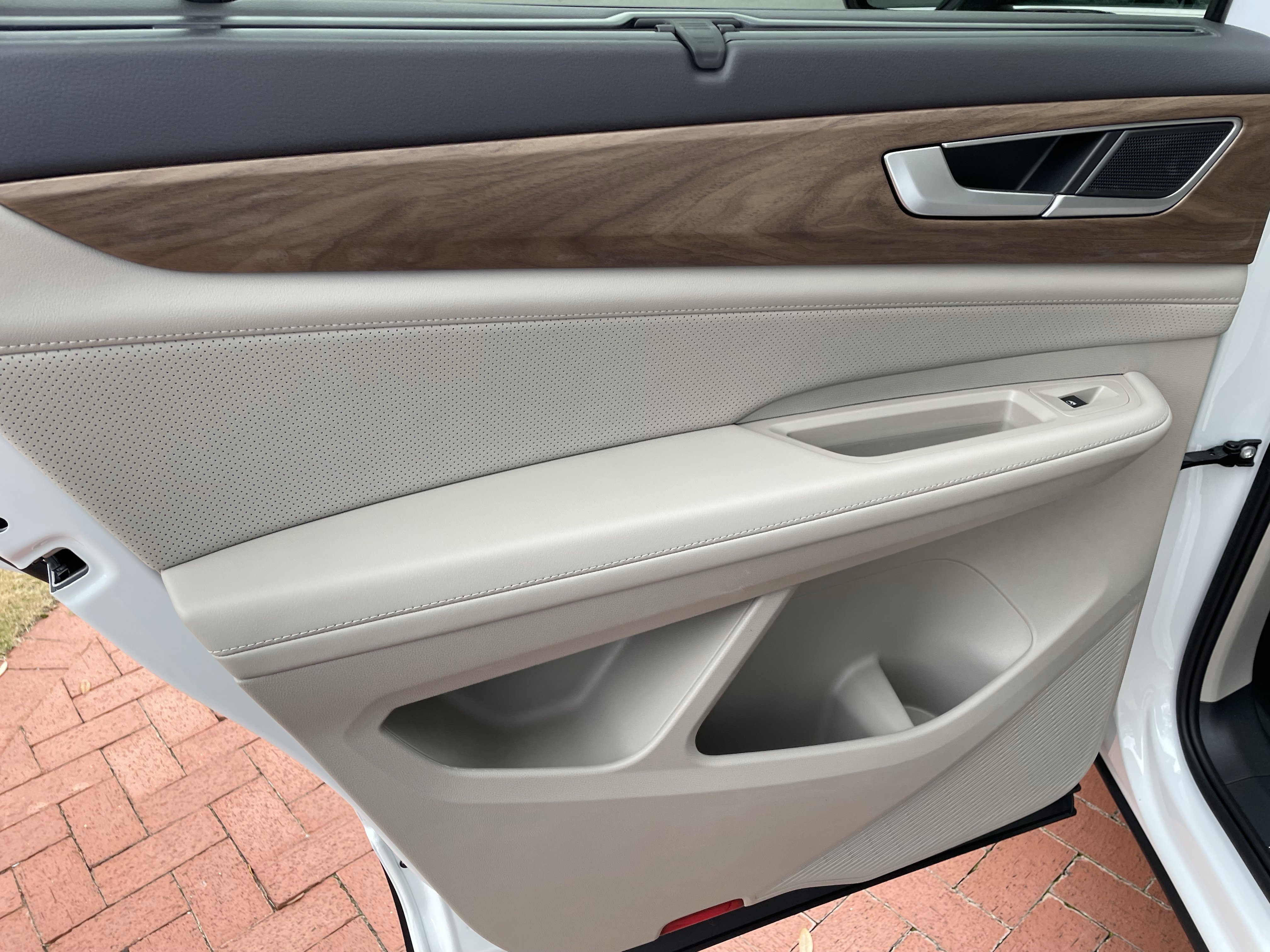 New 2026 Volkswagen Atlas SE image 11