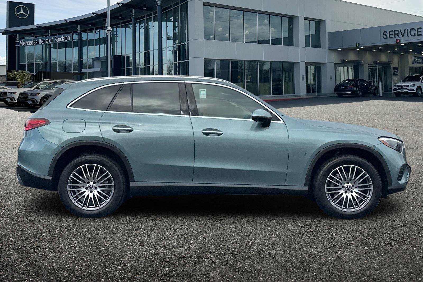 New 2026 Mercedes-Benz GLC 300 4MATIC image 3